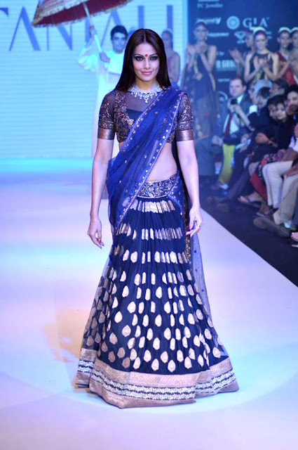 Bipasha Basu Looking Hot in Dark Blue Saree at IIJW-2012