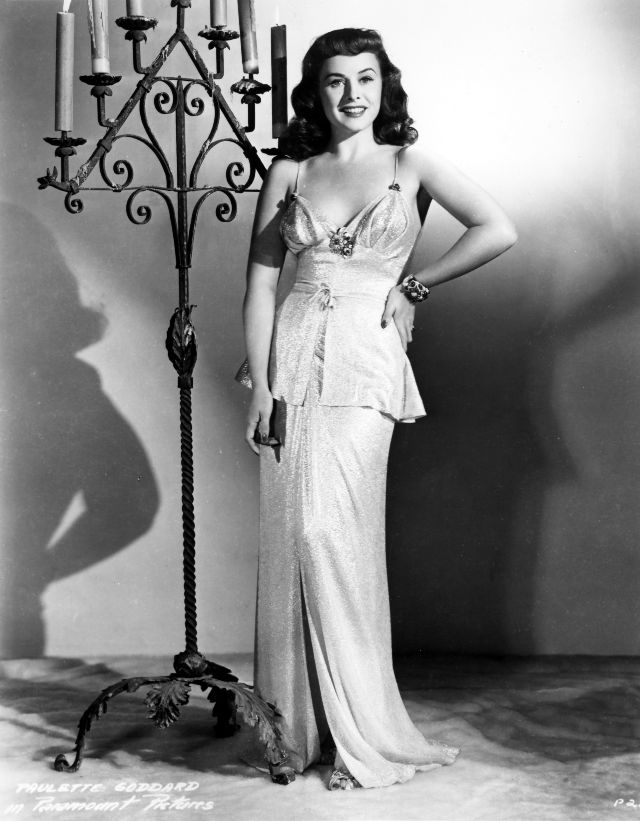 45 Beautiful Photos of Paulette Goddard in the 1930s Vintage Everyday