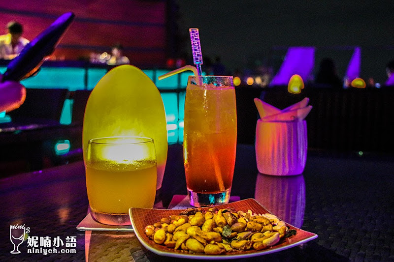 【曼谷景點】Red Sky Bar。消費門檻最低的雙層高空酒吧 【曼谷景點】Red Sky Bar。消費門檻最低的雙層高空酒吧