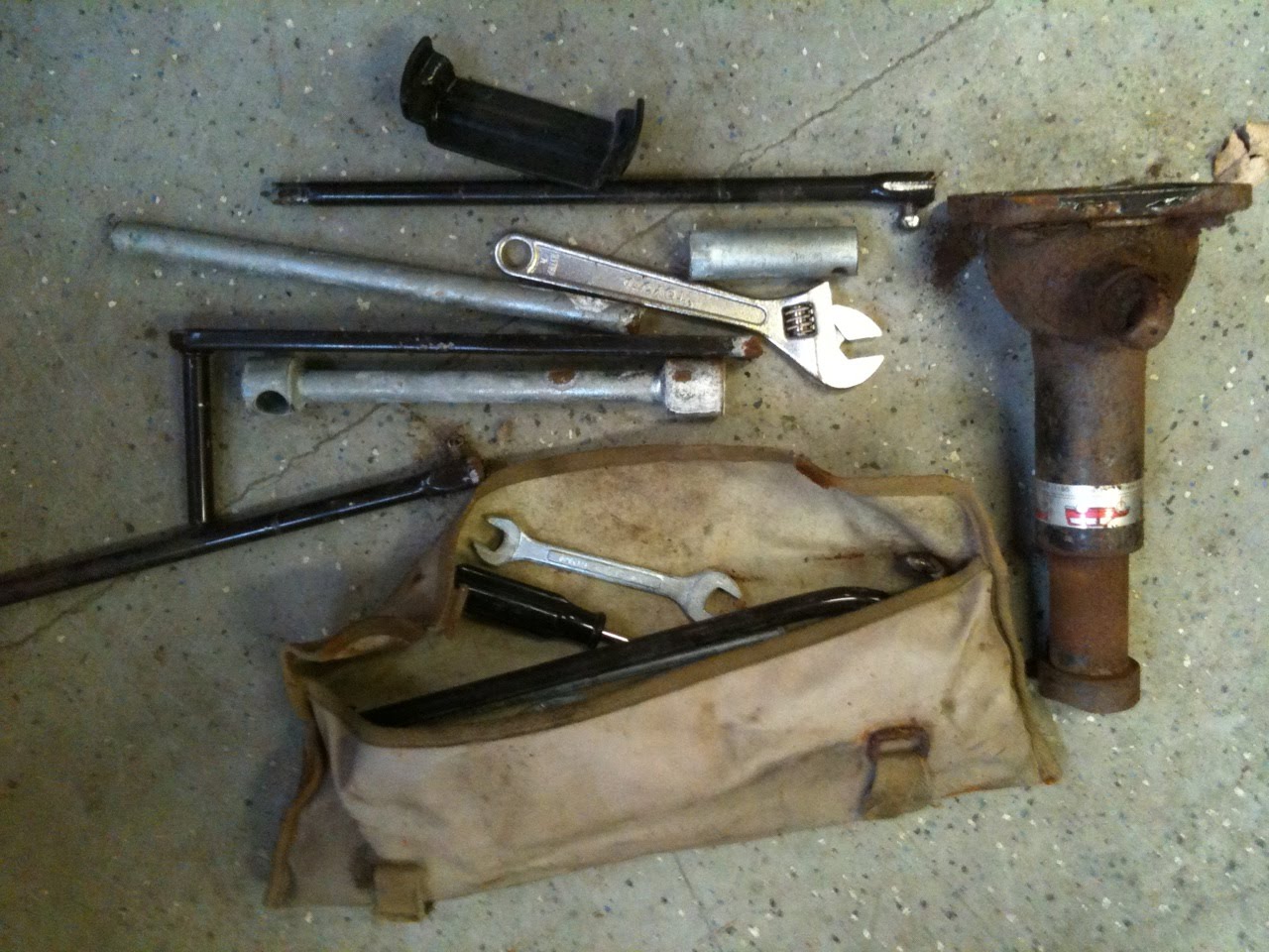 Landcruiser Parts for Sale FJ60 Tool kit, jack, 60