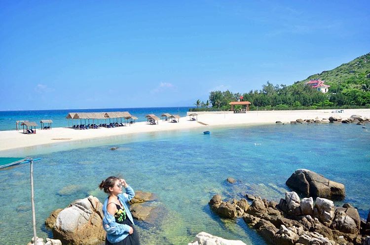 Đảo Hòn Nội với bãi tắm đôi một bên nóng, một bên lạnh hot nhất Nha Trang