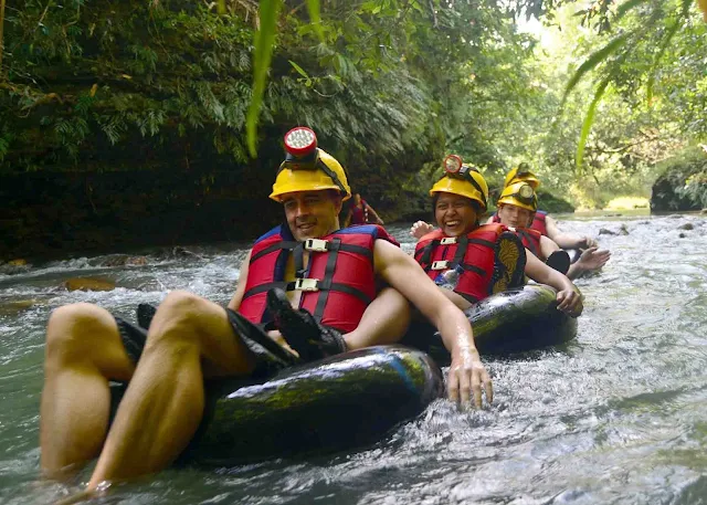 objek wisata goa lanang desa selasari kabupaten pangandaran