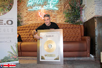 Kase.O recoge el Disco de Oro por El Círculo Kase.O recoge el Disco de Oro por El Círculo