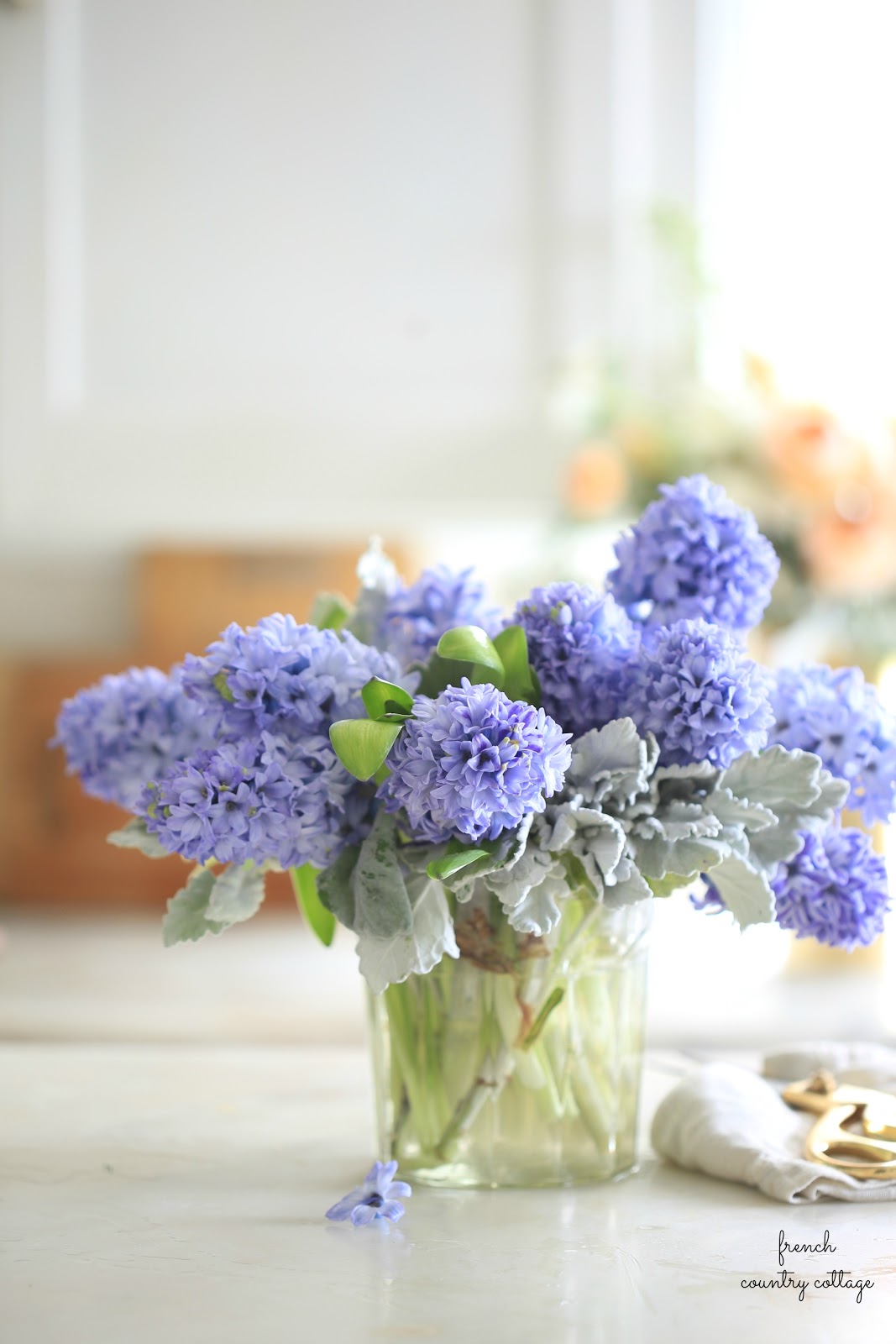 3 tips for buying flowers and a beautiful spring bouquet under 15
