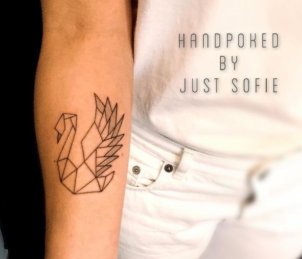 50+ Meaningful Feminine Tattoos For Females,Women, Girls (2019