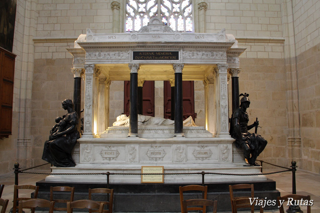 Interior catedral Saint Pierre et Saint Paul de Nantes