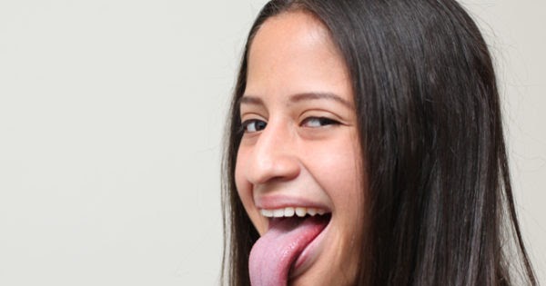 Her long teen tongue