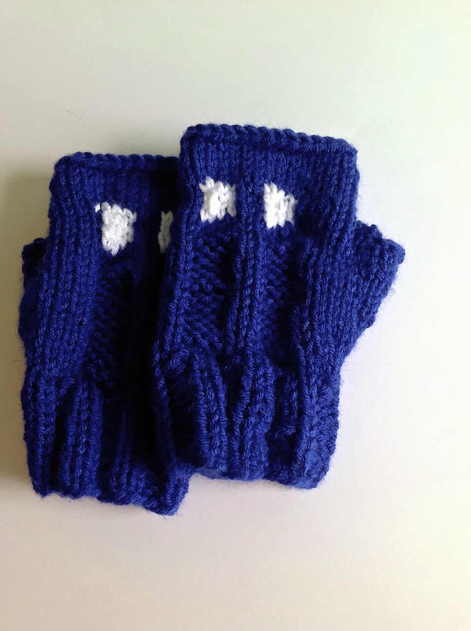 Lexalex: Doctor Who Fingerless Gloves