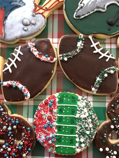 sugar cookies,football stadium top view cookies,Super Bowl cookies,receta de galletas de mantequilla,receta de galletas de azucar,sports,decorated cookies,galletas decoradas,sprinkles,stadium cookies, sports