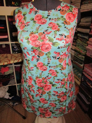 Simplicity 7243 Princess Sheath Dress www.sewplus.blogspot.com