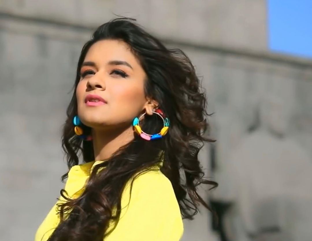 Avneet kaur pic