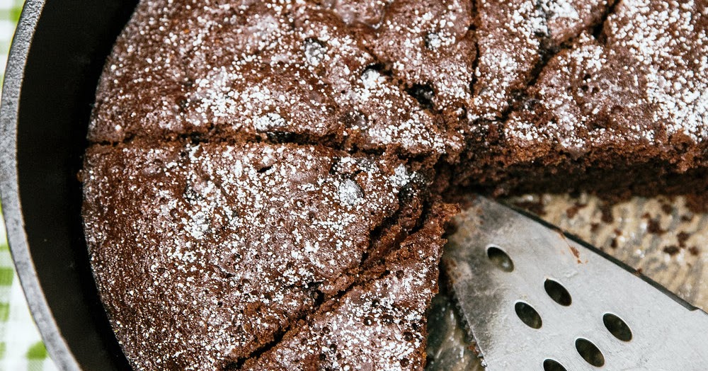 Dutch Oven Chocolate Cake Camping Dutch Oven Chocolate Cake Camping