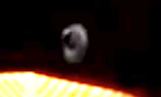 UFO News ~ Huge UFO On Live ISS Live feed plus MORE Screen%2BShot%2B2018-01-09%2Bat%2B3.08.07%2BPM