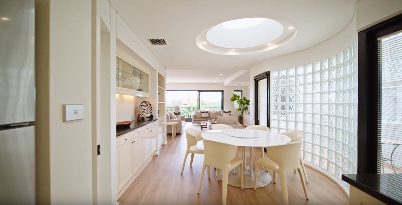20 Photos vs. 19 Wallangra Rd, Dover Heights, Australia Home Interior Design Tour