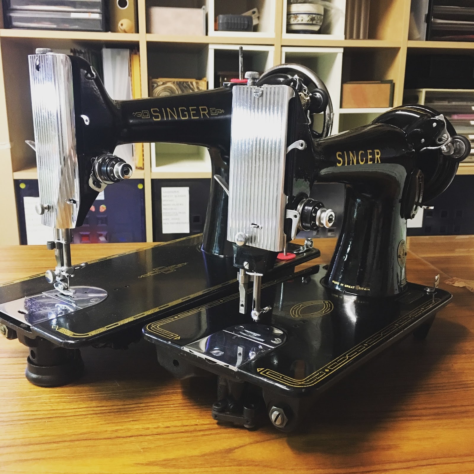 Machine 1954 Singer 99K Knee Lever Control
