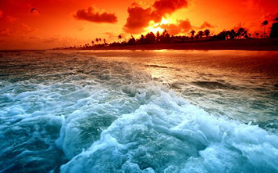 Sunset Over Blue Oceans HD Wallpaper