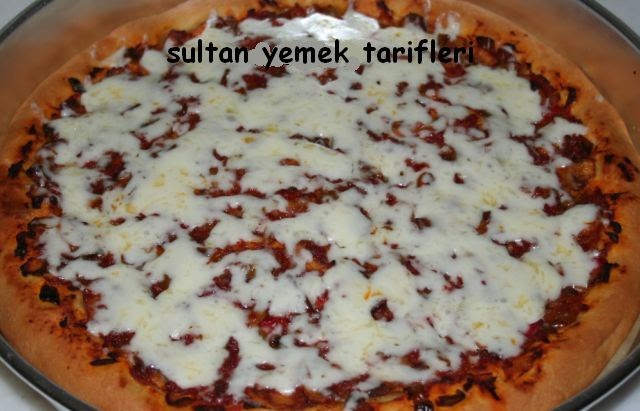ev yapımı mantarlı pizza tarifi malzemesi SULTAN YEMEK TARİFLERİ