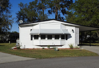 A Palm Harbour maufactured home in Lakeland, florida.