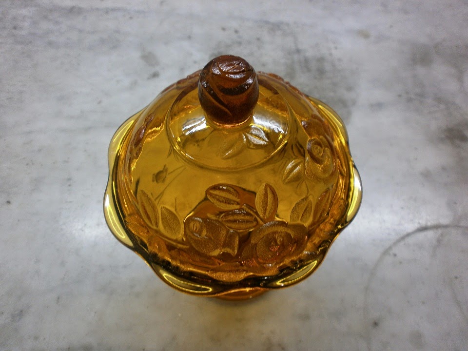 Antikpisan: Toples Warna Kuning Keemasan Motif Emboss Bunga Rose ( SOLD ...