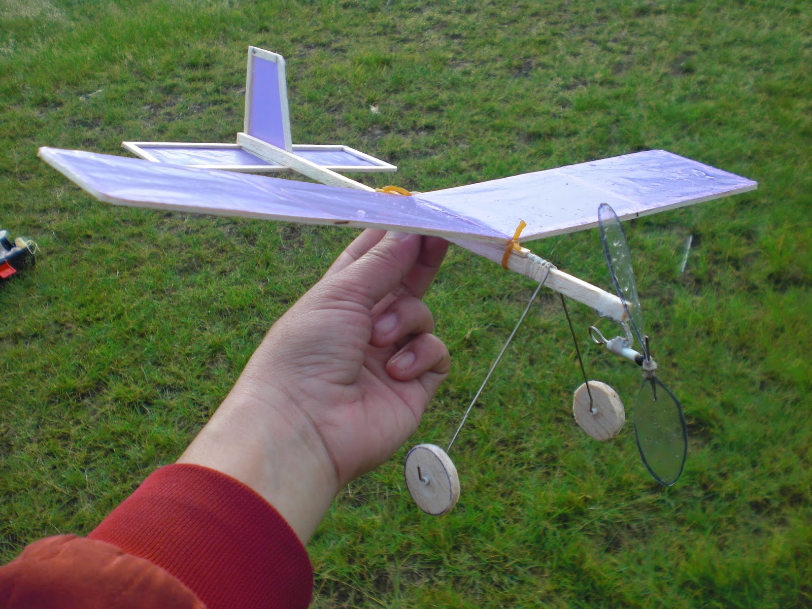 Pesawat Model Tenaga Karet: June 2014