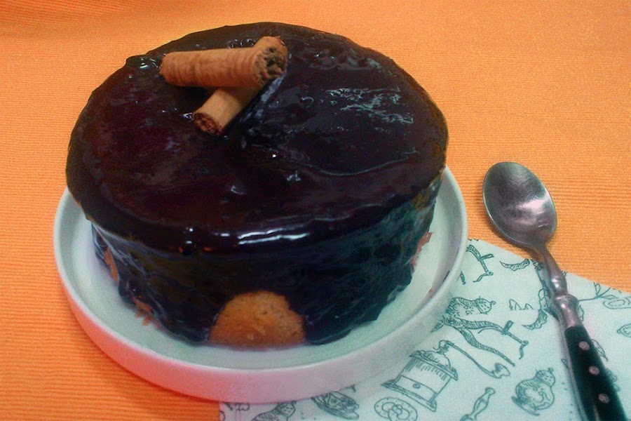 Tarta de chocolate, café y canela