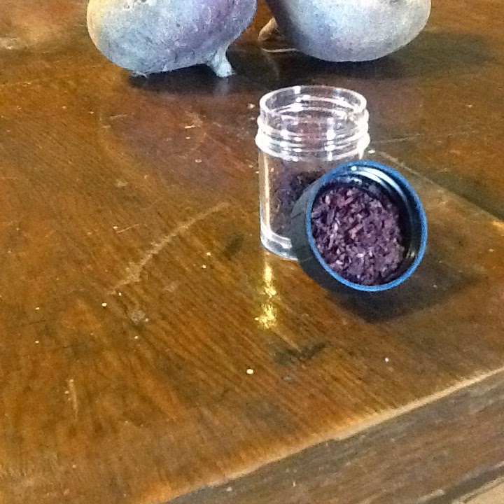 Nourishing Teen DIY Beet Powder