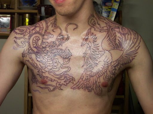 Tatuagem de dragão Design para os homens no peito
