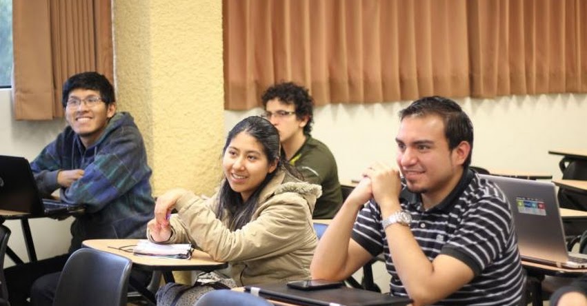 Profesionales con posgrados perciben 20% más de sueldo Profesionales con posgrados perciben 20% más de sueldo