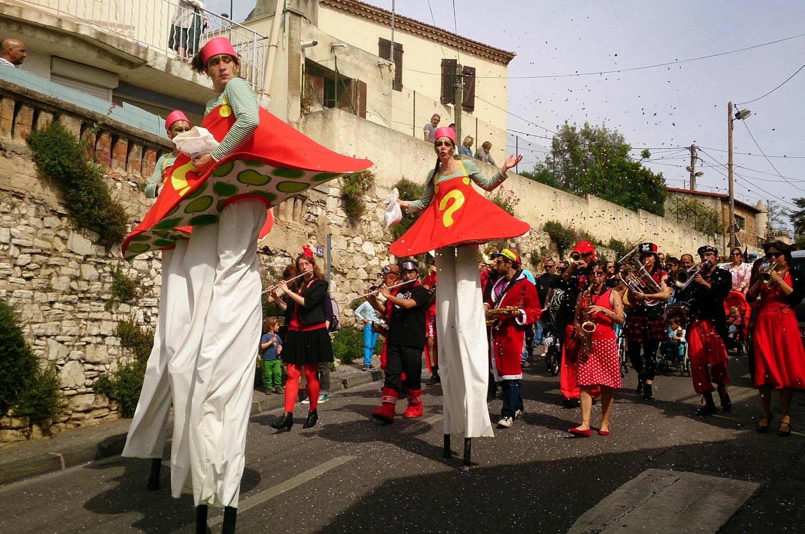 La Fanfare Tahar Tag'l au Carnaval de l'Estaque 2015 à Marseille le Samedi 18 Avril !