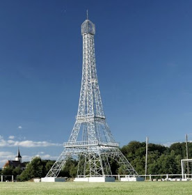 Tour Eiffel géante en fer galvanisé éclairage LED décoration