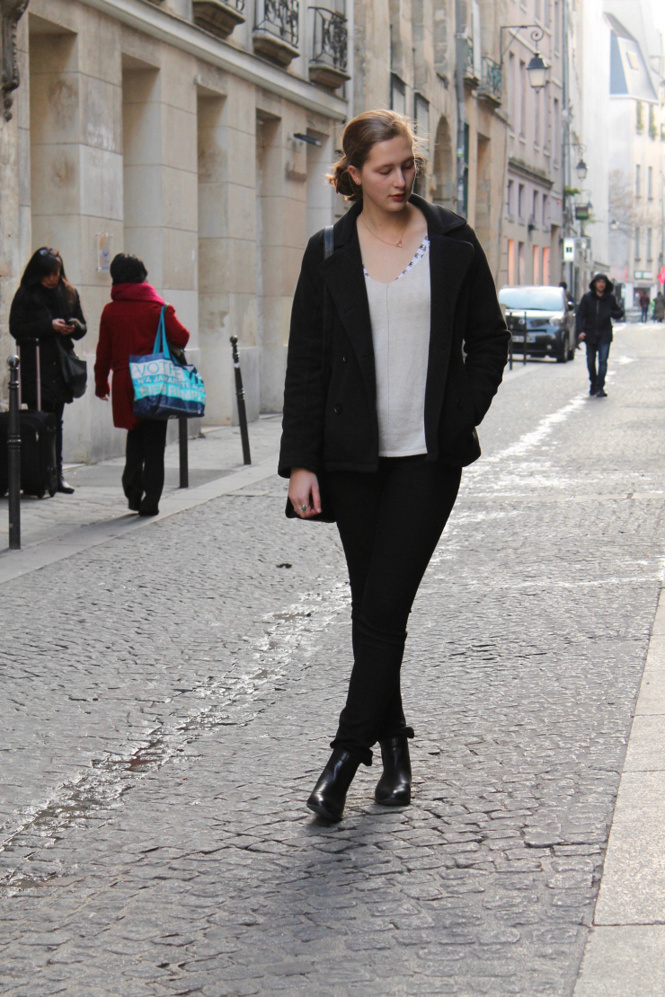 black Parisian peacoat, sweater, black jeans and leather bag #ootd