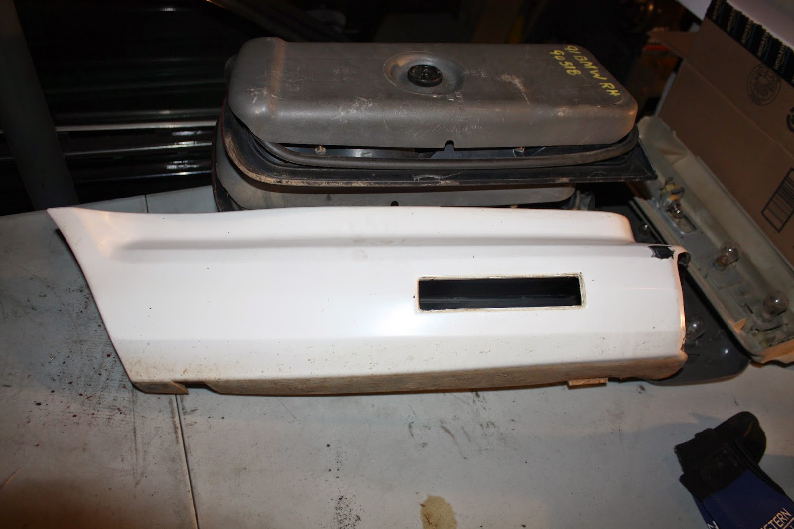 KrEvCon BMW Parts Driver's Side E30 Rear Bumper Trim (White)