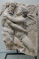 Sileno y  Eros. Fragmento de un relieve de terracota de principios del s. I d.C. encontrado en Scrofano, Latium.