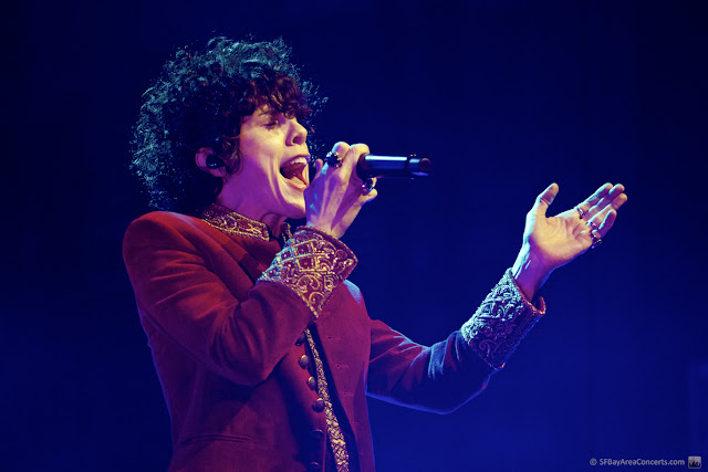 LP @ the Fox Theater (Photo: Kevin Keating)