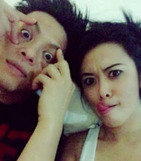 Foto Devi Liu dan Ariel Foto Devi Liu dan Ariel 2