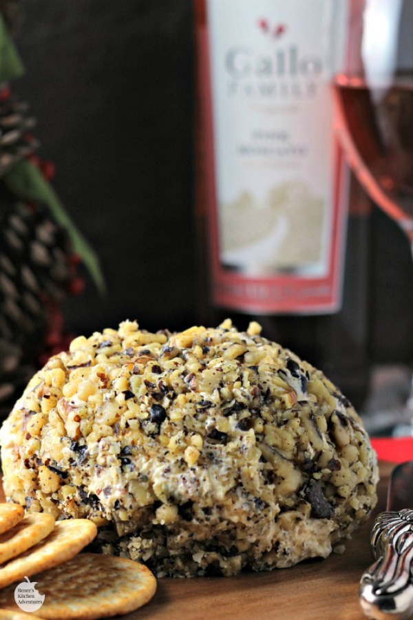Bacon Pineapple Jalapeño Cheese Ball | by Renee's Kitchen Adventures - Easy cheese ball appetizer recipe for all your holiday entertaining needs! 