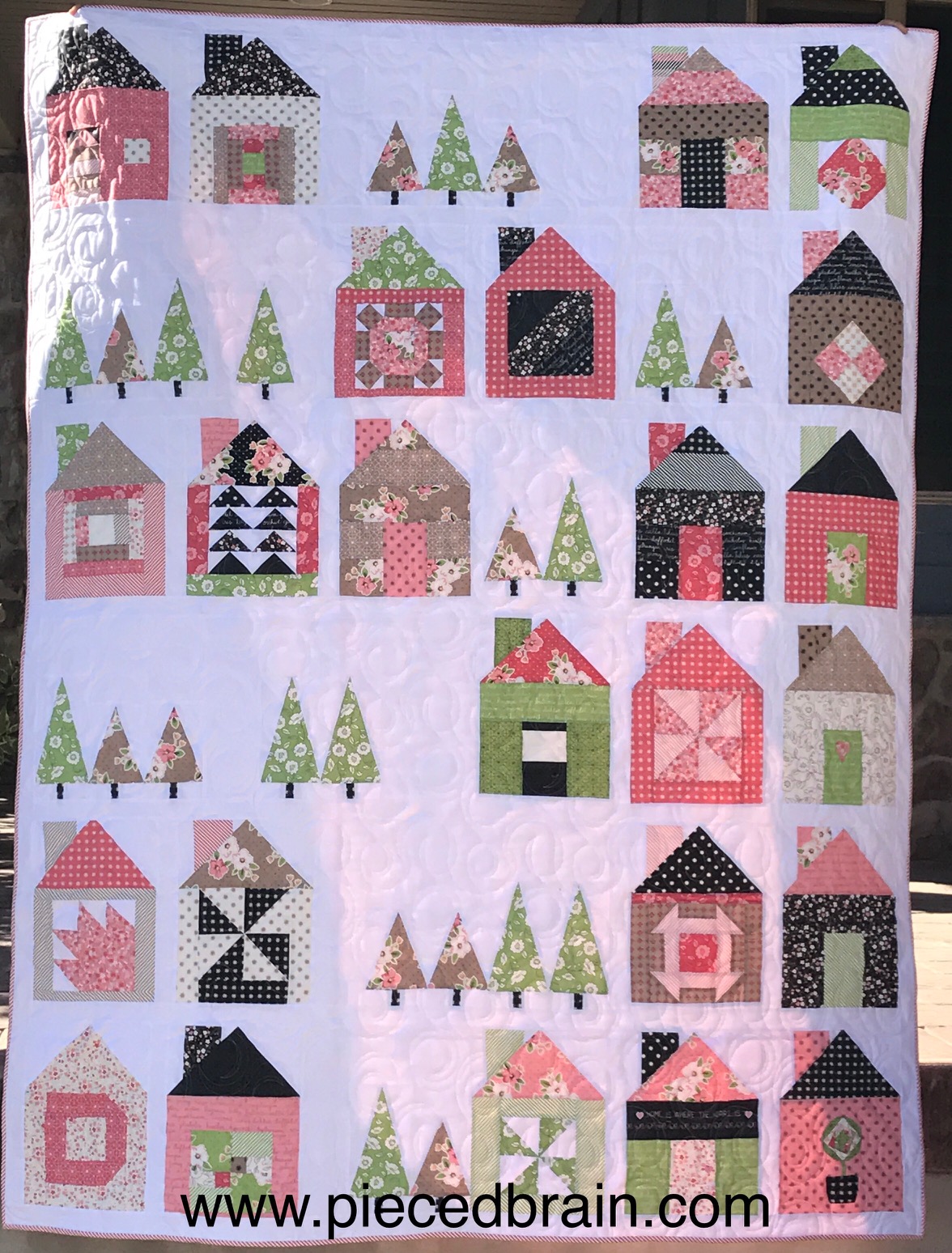 Pieced Brain Dwell House Quilt