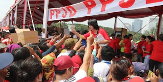 Terkini Ketua Panitia Fui Tepis Korban Bagi-Bagi Sembako Tewas Di Monas Terkini Ketua Panitia Fui Tepis Korban Bagi-Bagi Sembako Tewas Di Monas