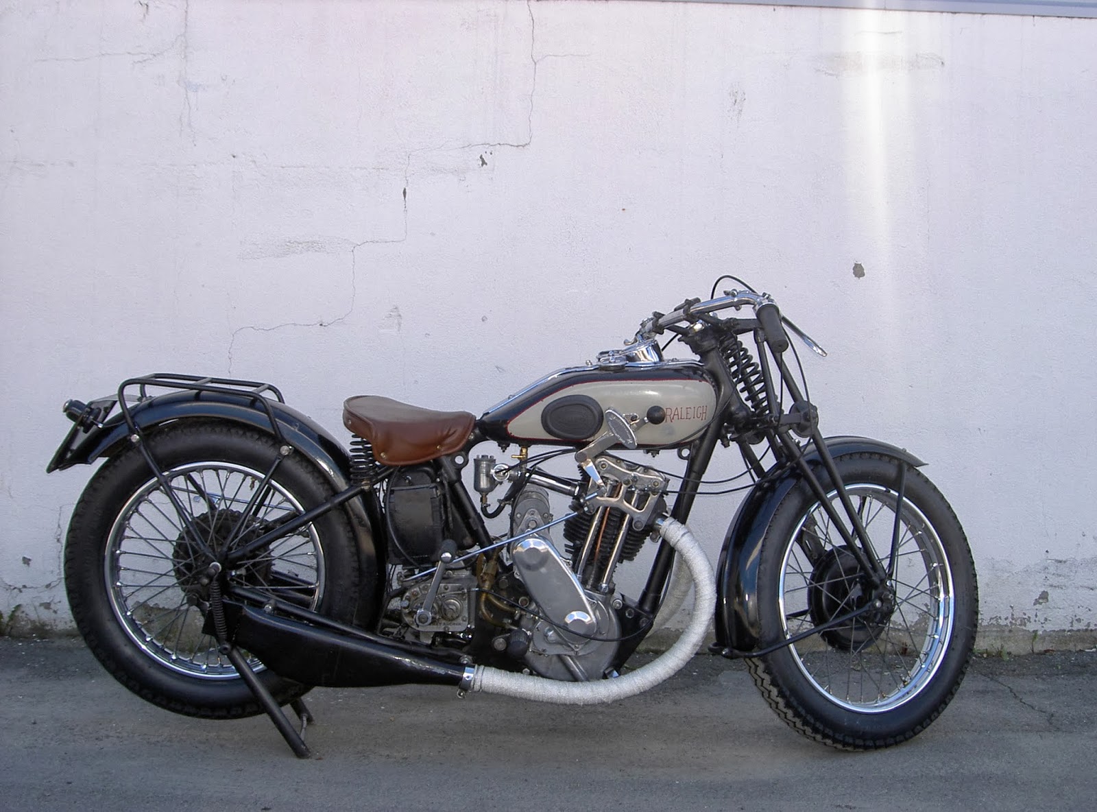 WORKING CLASS MOTORCYCLES. RALEIGH MH 32.... Hell Yeah )