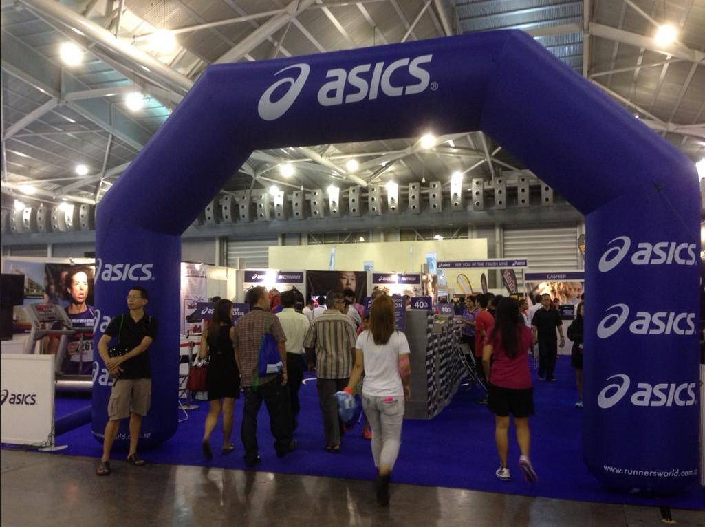 Bits and Pieces Standard Chartered race kit collection