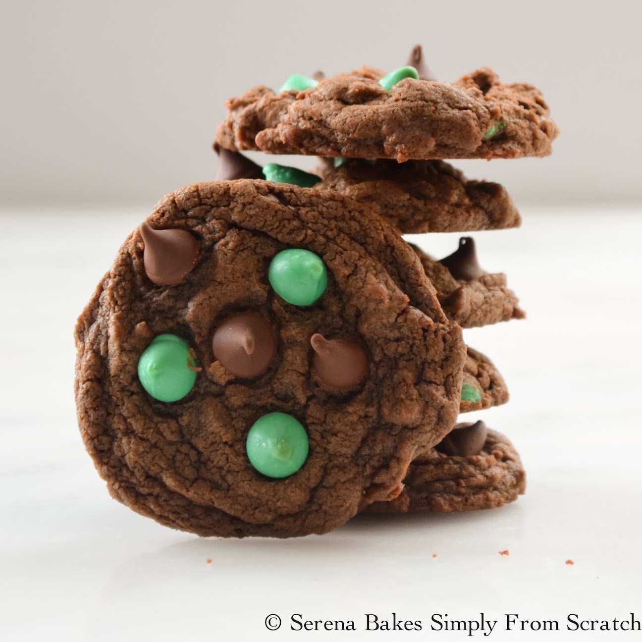 How To Make Chocolate Cookies With Mint Chips How To Make Chocolate Cookies With Mint Chips