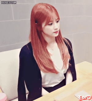 에이핑크의 비주얼이자, 섹시담당 박초롱 오늘자 브이앱.gif | 인스티즈