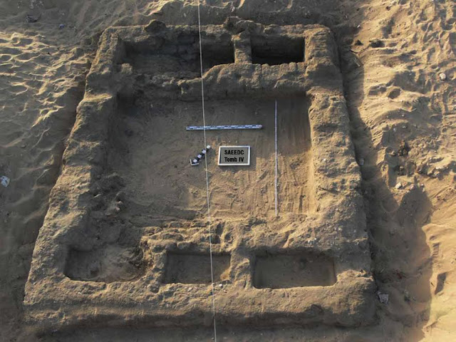 En Égypte, des archéologues découvrent une cité vieille de 7 000 ans ! Par Axel Leclercq                               Abydos%2Bpredynastic%2Bcemetery%2Bby%2BLuxor%2BTimes%2B4