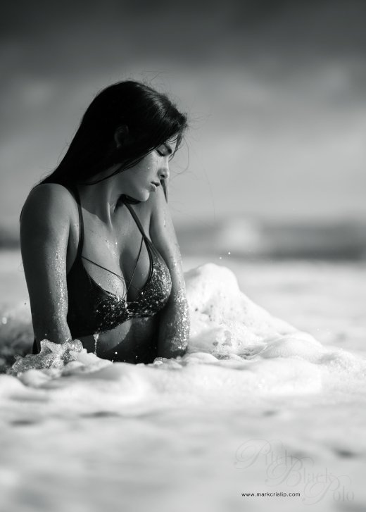 As belas e sensuais modelos na praia nas fotografias de Mark Crislip Mark Crislip 500px arte fotografia mulheres modelos fashion sensual praia mar biquini