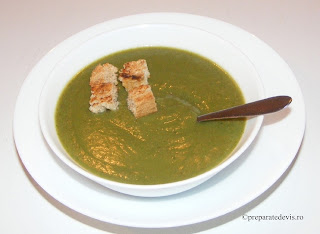 Supa crema de broccoli si varza kale retete culinare,