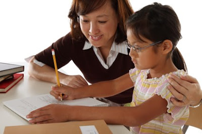 Mengajarkan Anak Menulis Mengajarkan Anak Menulis