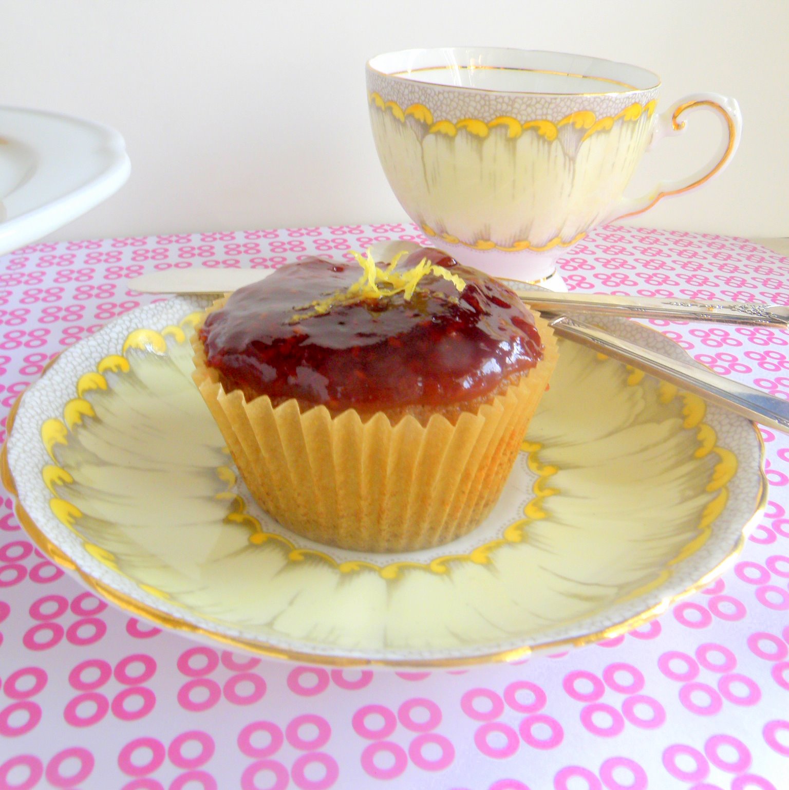 delicuteessen Vegan Raspberry Lemon Cupcakes With Raspberry Jam Glaze
