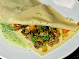 Lasagnes aux escargots, champignons et sauce persillade