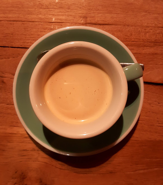 food blogger dubai stomping grounds cafe tea coffee dirty chai