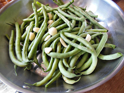 How to make Braised Green Beans with Tomato Garlic and Thyme.